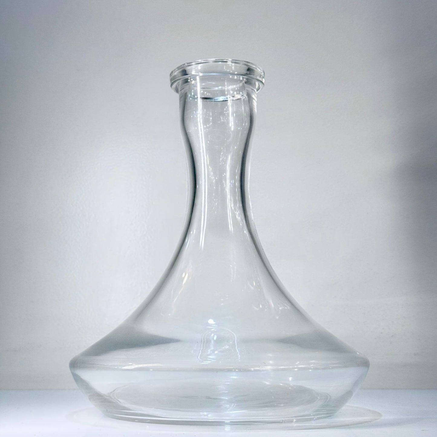 Glasbowl mit Verzierungen